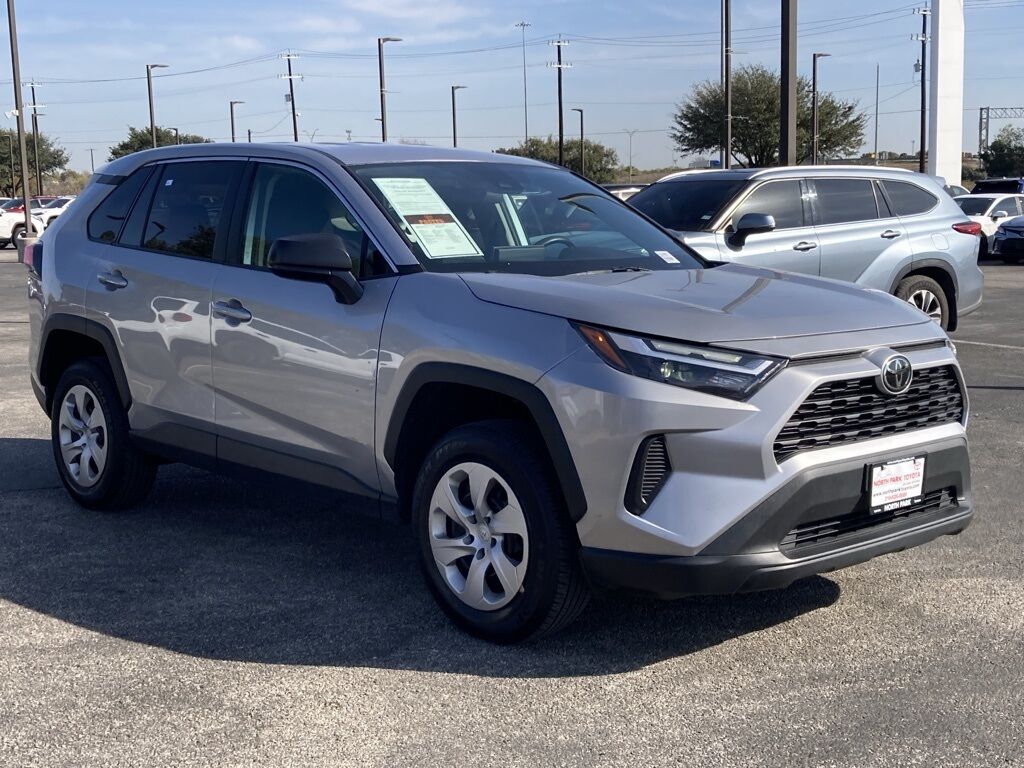 2024 Toyota RAV4 LE