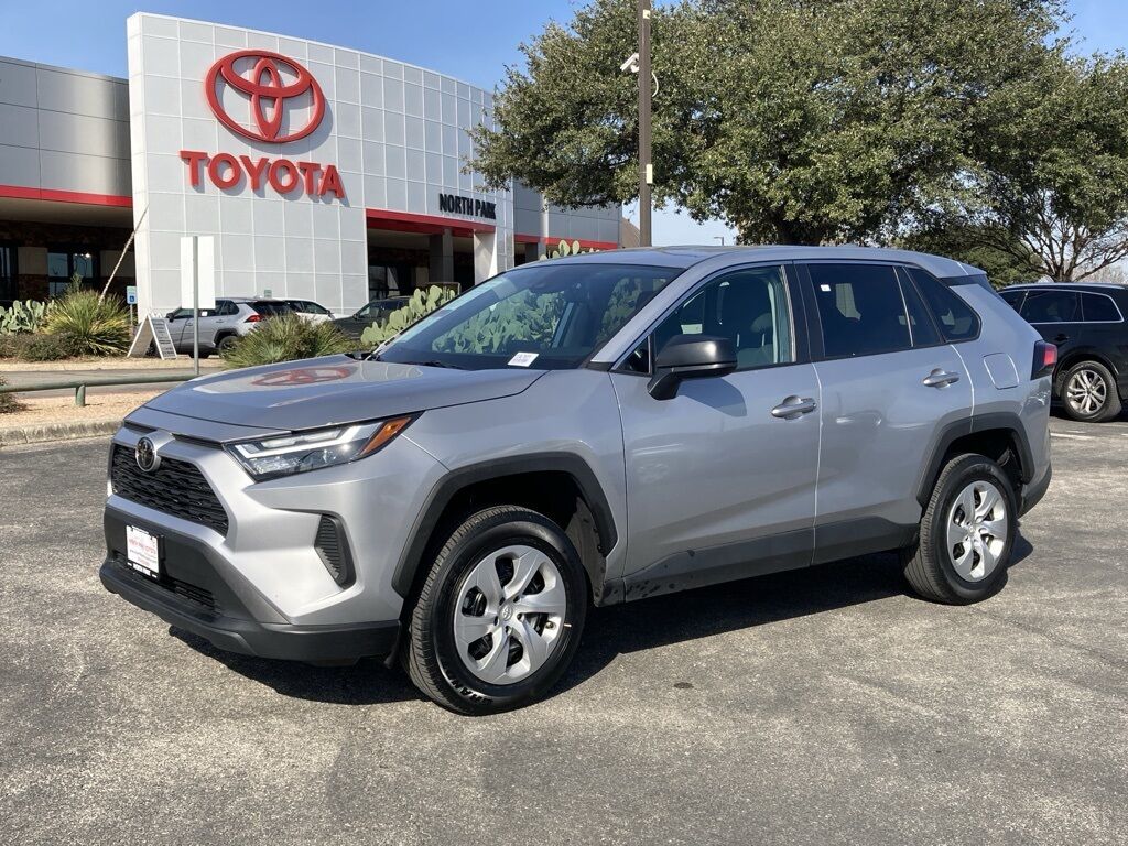 2024 Toyota RAV4 LE