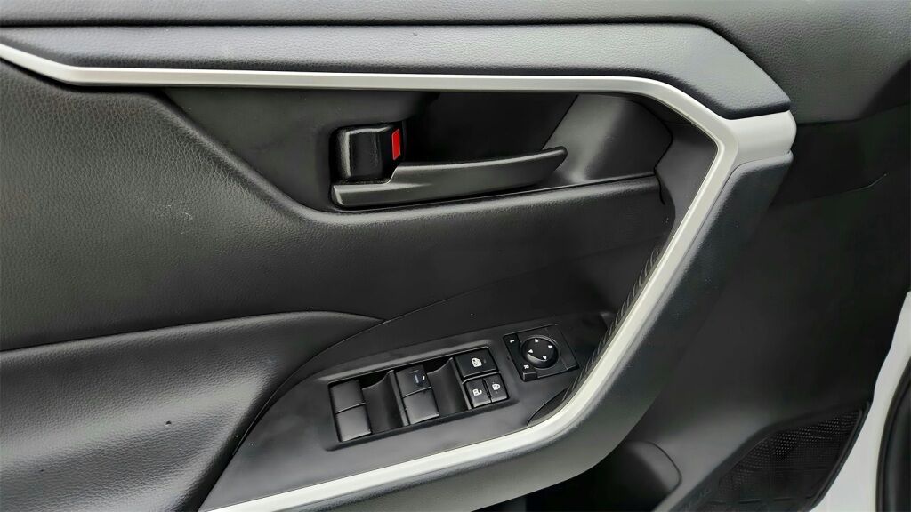 2024 Toyota RAV4 LE Laurel MD