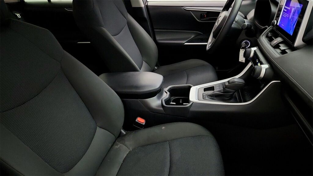 2024 Toyota RAV4 LE Laurel MD