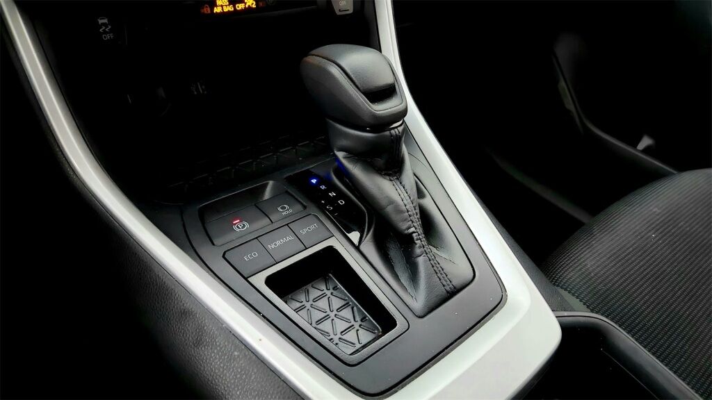 2024 Toyota RAV4 LE Laurel MD