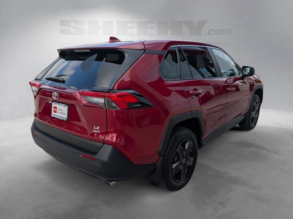 2024 Toyota RAV4 LE