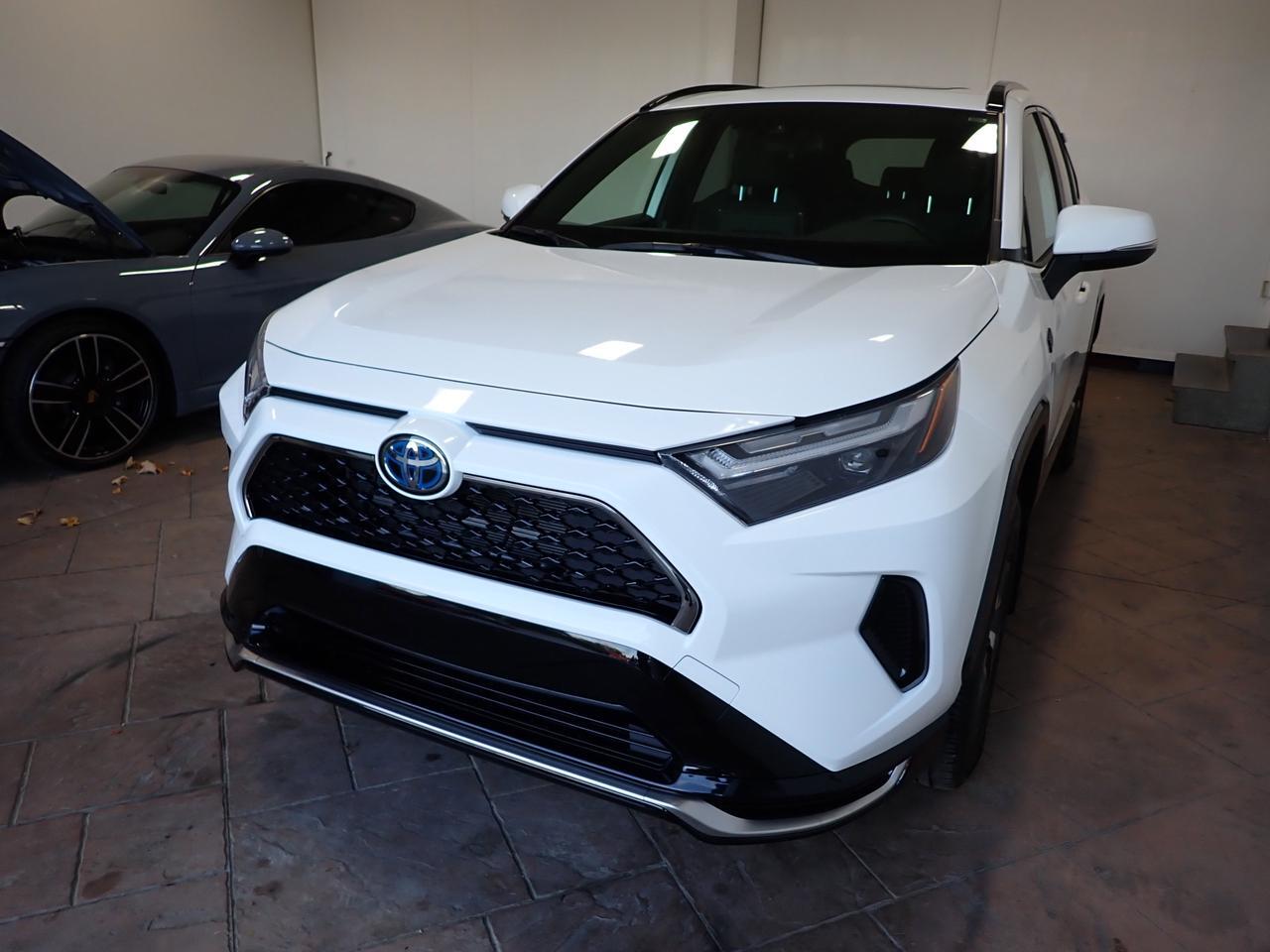 2024 Toyota RAV4 Prime PRIME XSE *HYBRID* SUNROOF Listowel ON