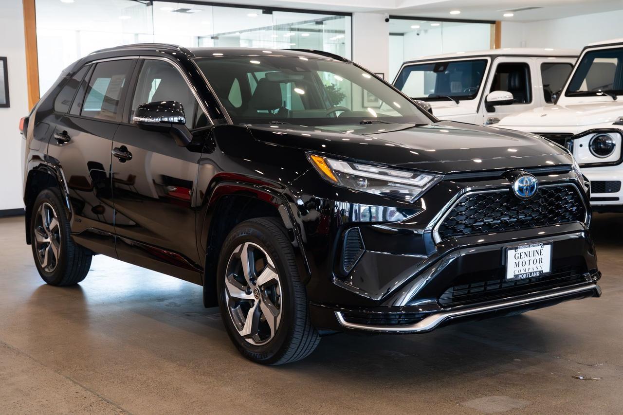 2024 Toyota RAV4 Prime SE