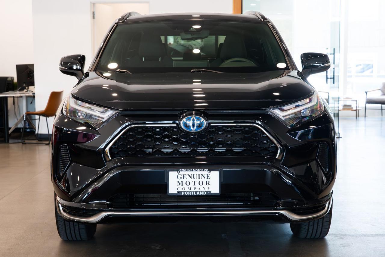 2024 Toyota RAV4 Prime SE
