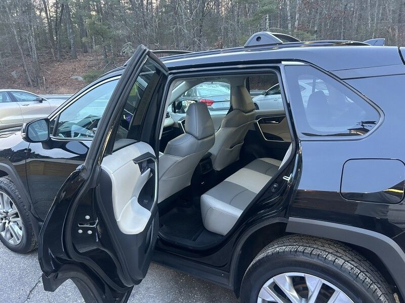 2024 Toyota RAV4 XLE Premium - 1 OWNER - COLD WEATHER PACKAGE Whitinsville MA