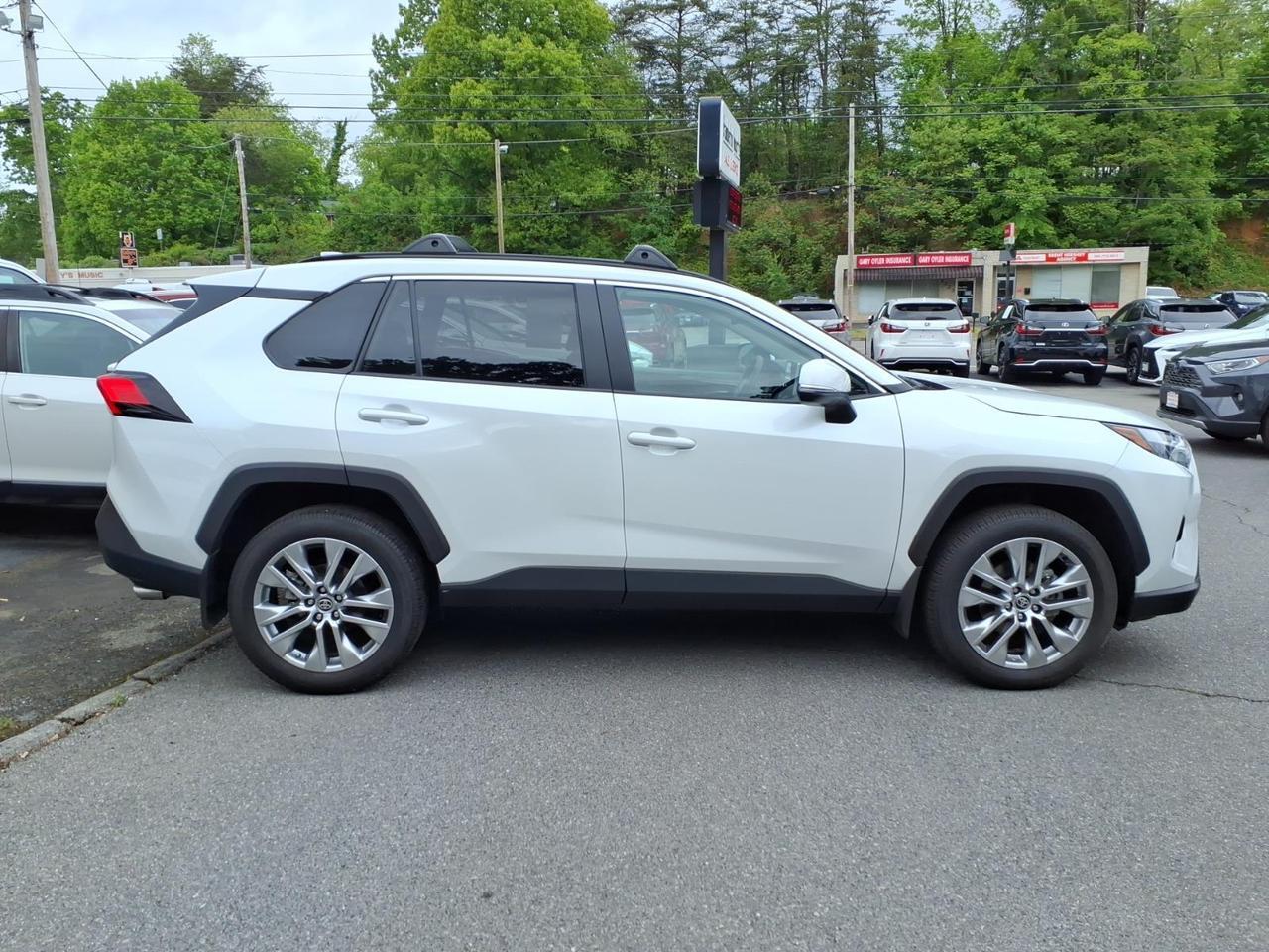 2024 Toyota RAV4 XLE Premium