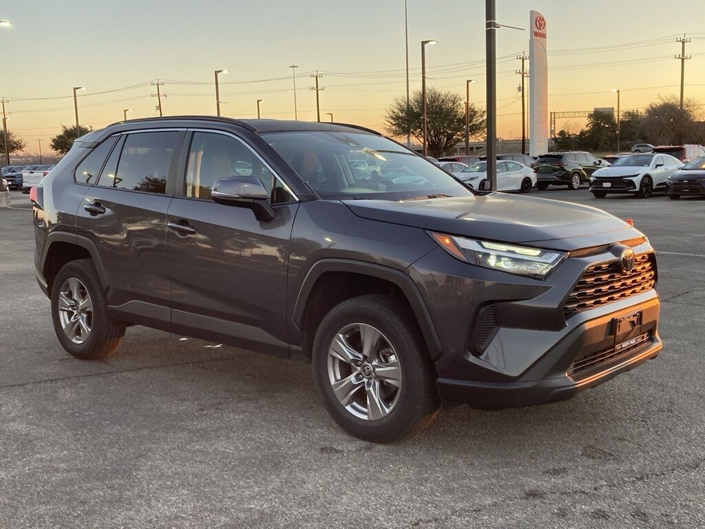 2024 Toyota RAV4 XLE
