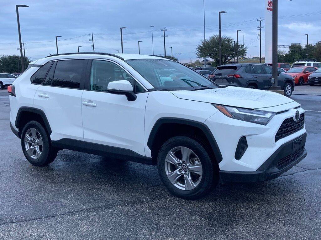 2024 Toyota RAV4 XLE