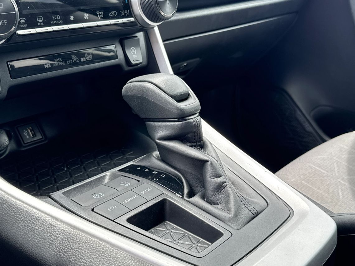 2024 Toyota RAV4 XLE Sport Utility 4D