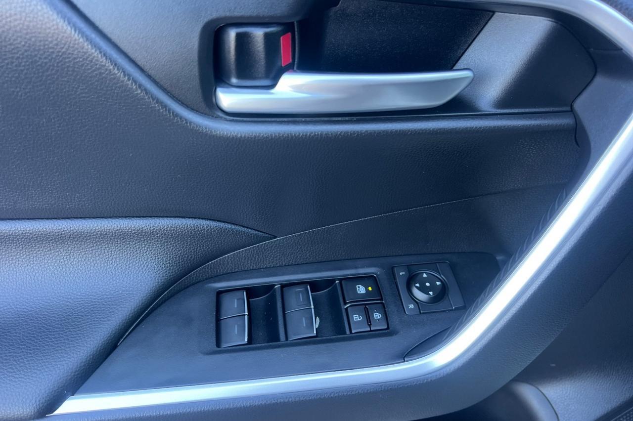 2024 Toyota RAV4 XLE Ontario OR