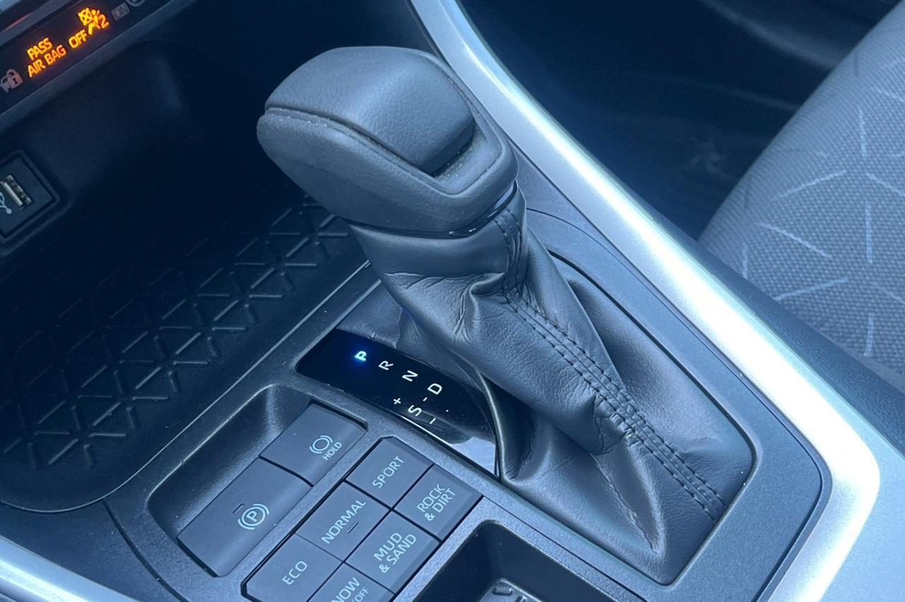 2024 Toyota RAV4 XLE Ontario OR