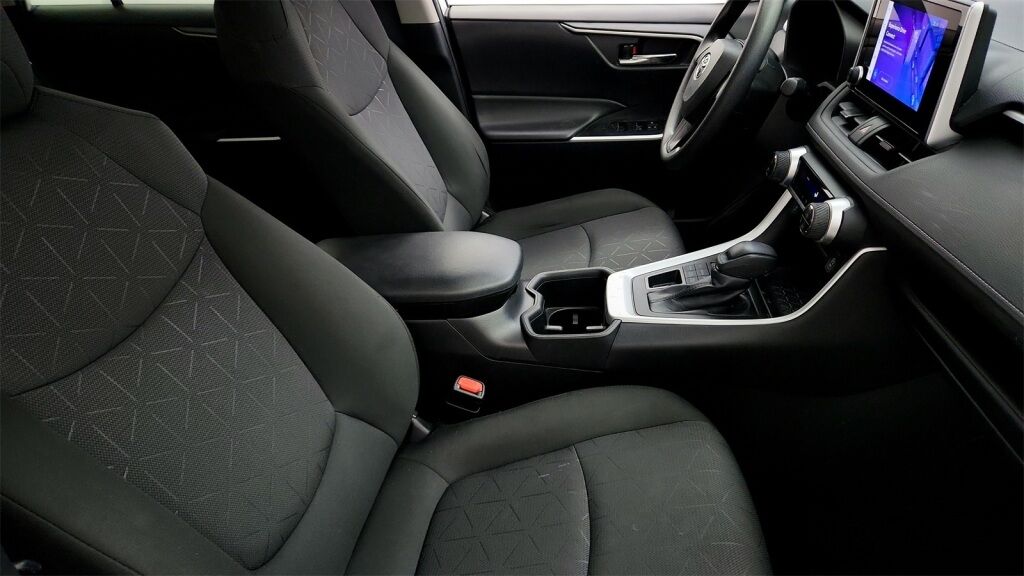 2024 Toyota RAV4 XLE Laurel MD