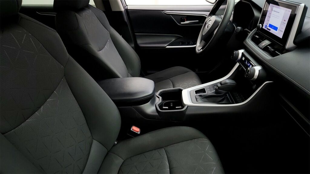 2024 Toyota RAV4 XLE Laurel MD