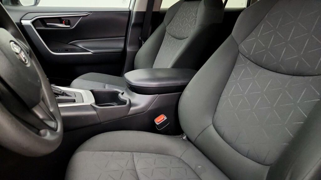 2024 Toyota RAV4 XLE Laurel MD