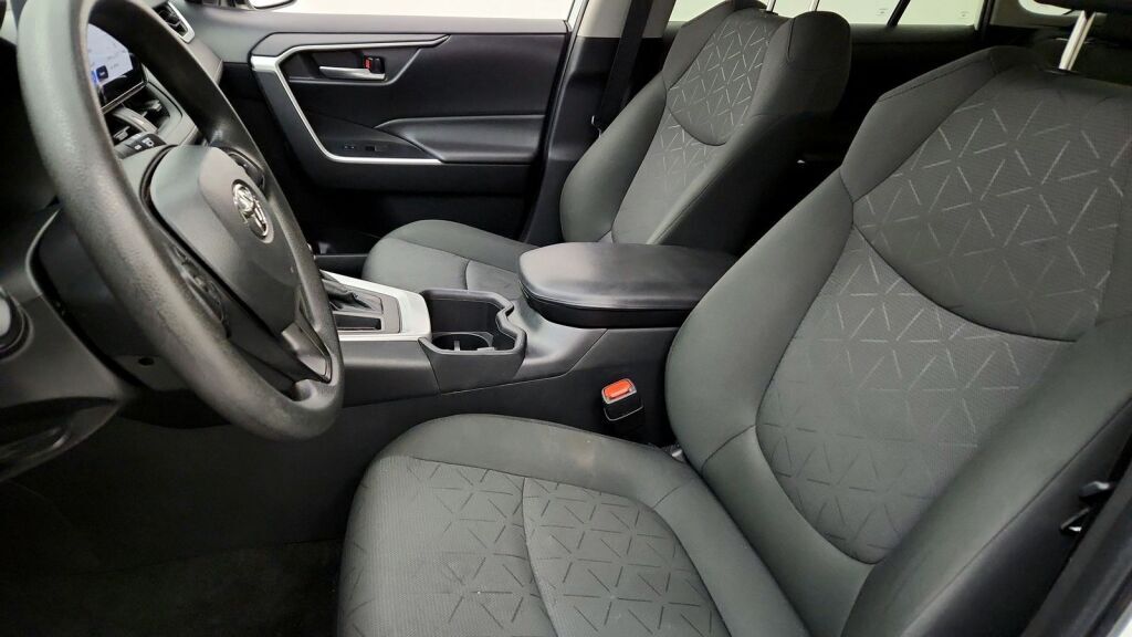 2024 Toyota RAV4 XLE Laurel MD