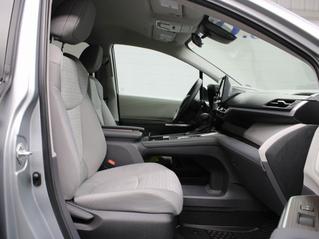 2024 Toyota Sienna LE FWD 8 Passenger Fond du Lac WI