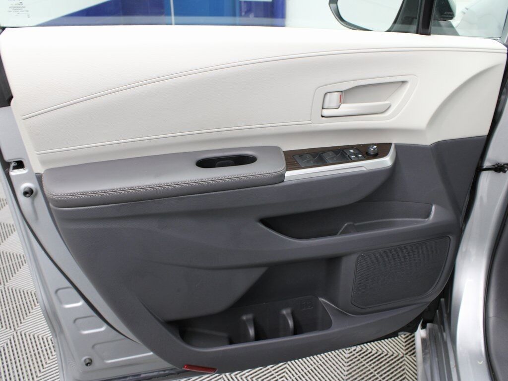 2024 Toyota Sienna LE FWD 8 Passenger Fond du Lac WI