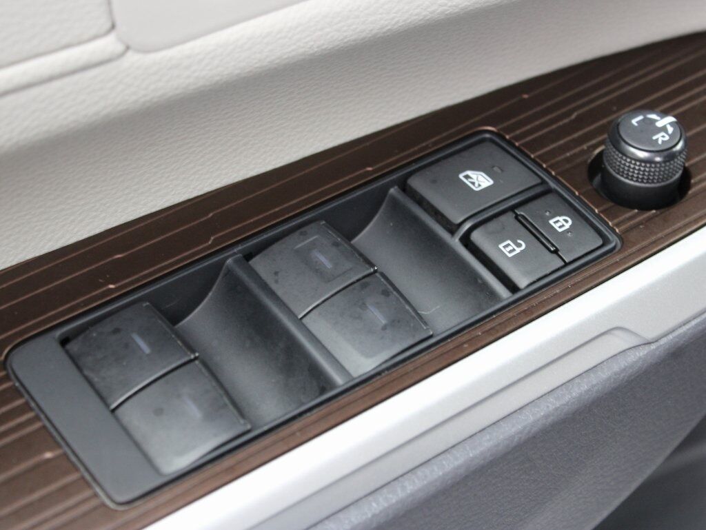 2024 Toyota Sienna LE FWD 8 Passenger Fond du Lac WI