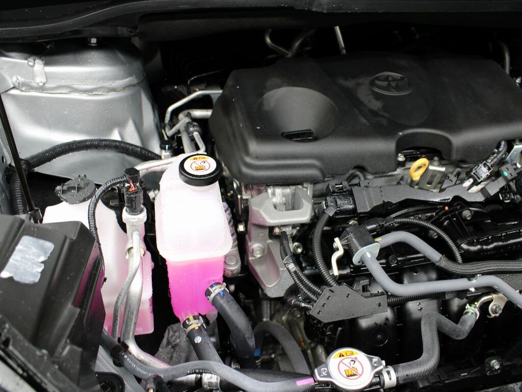 2024 Toyota Sienna LE FWD 8 Passenger Fond du Lac WI