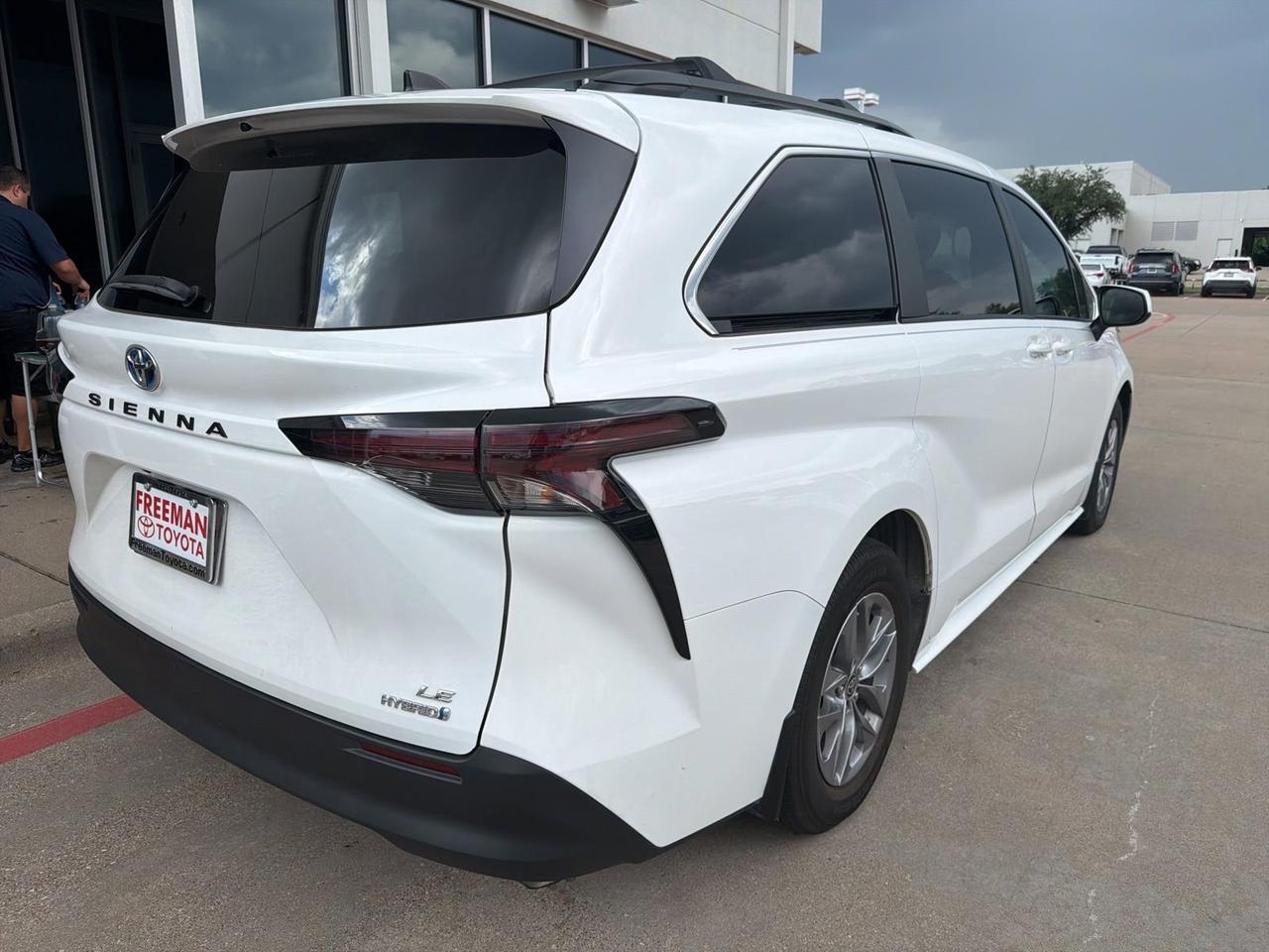 2024 Toyota Sienna LE Hurst TX