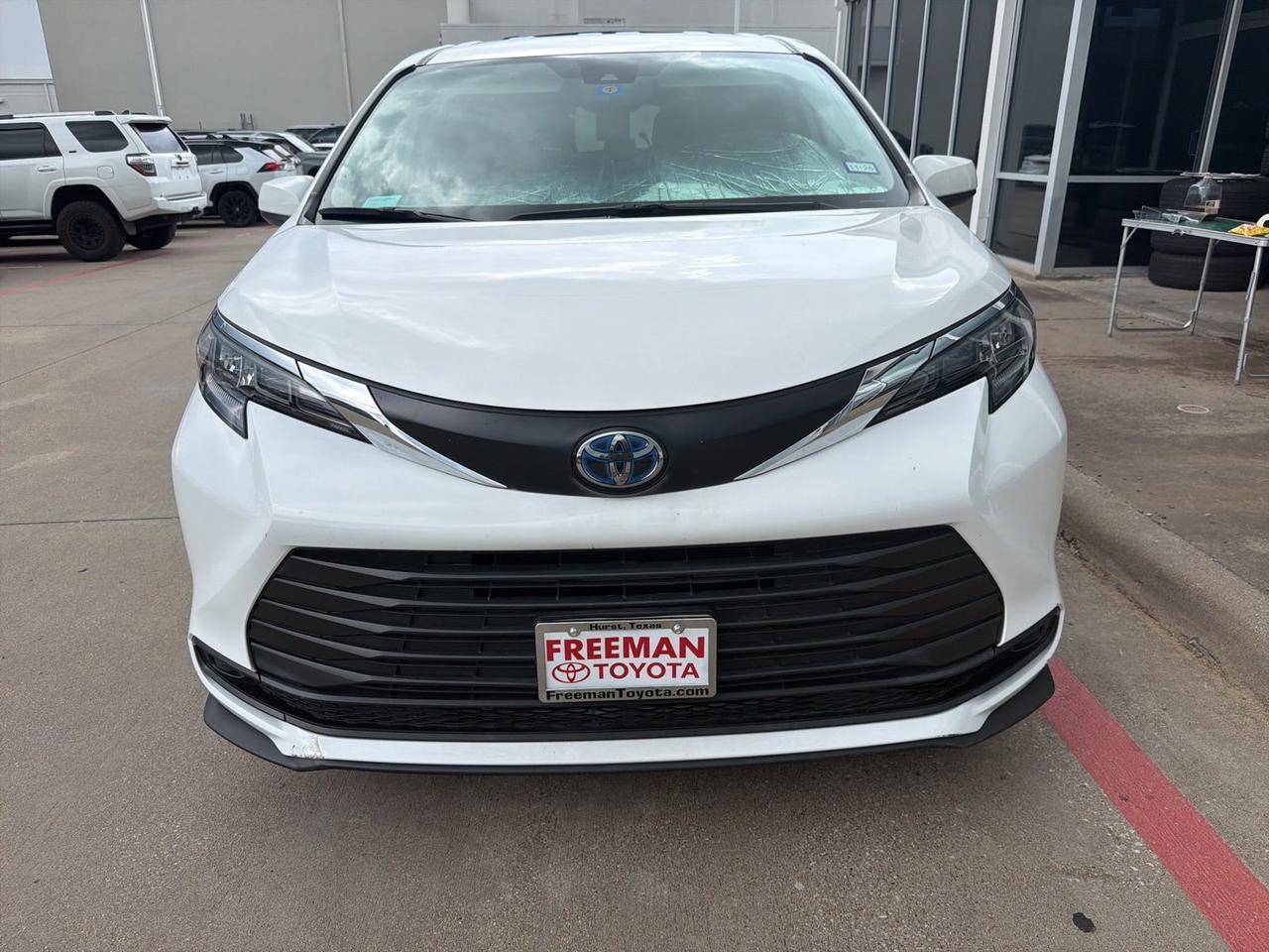 2024 Toyota Sienna LE Hurst TX