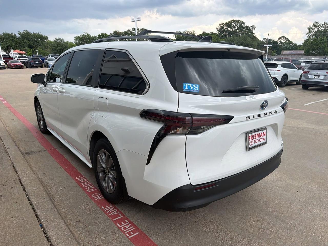 2024 Toyota Sienna LE Hurst TX
