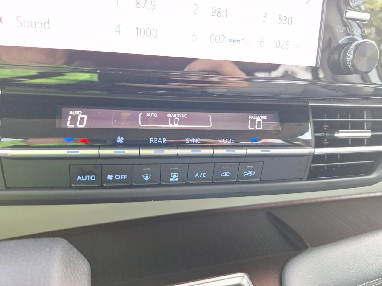2024 Toyota Sienna LE Hurst TX