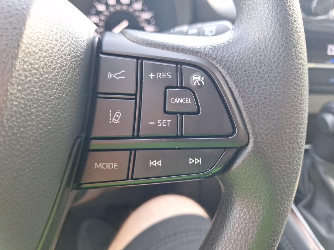 2024 Toyota Sienna LE Hurst TX