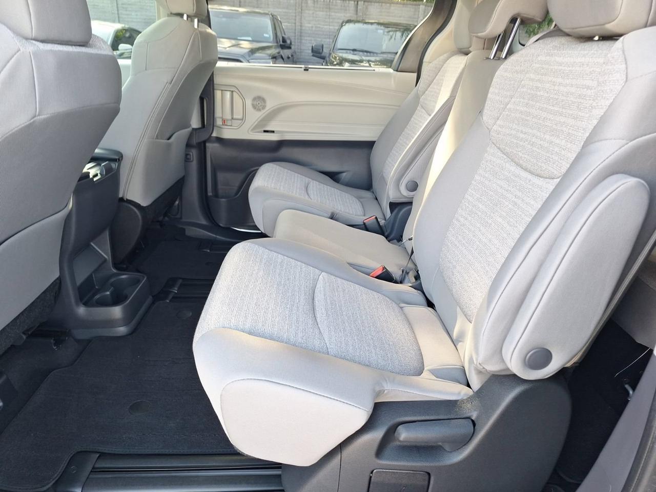 2024 Toyota Sienna LE Hurst TX