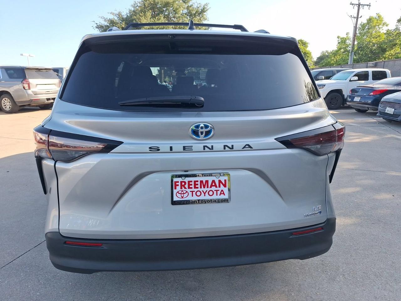 2024 Toyota Sienna LE Hurst TX