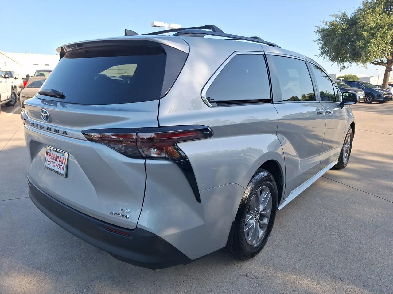 2024 Toyota Sienna LE Hurst TX