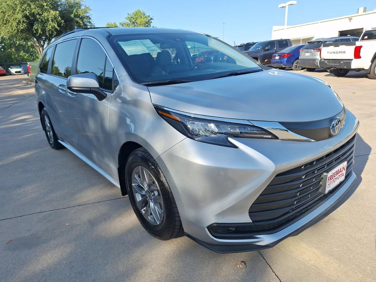 2024 Toyota Sienna LE Hurst TX