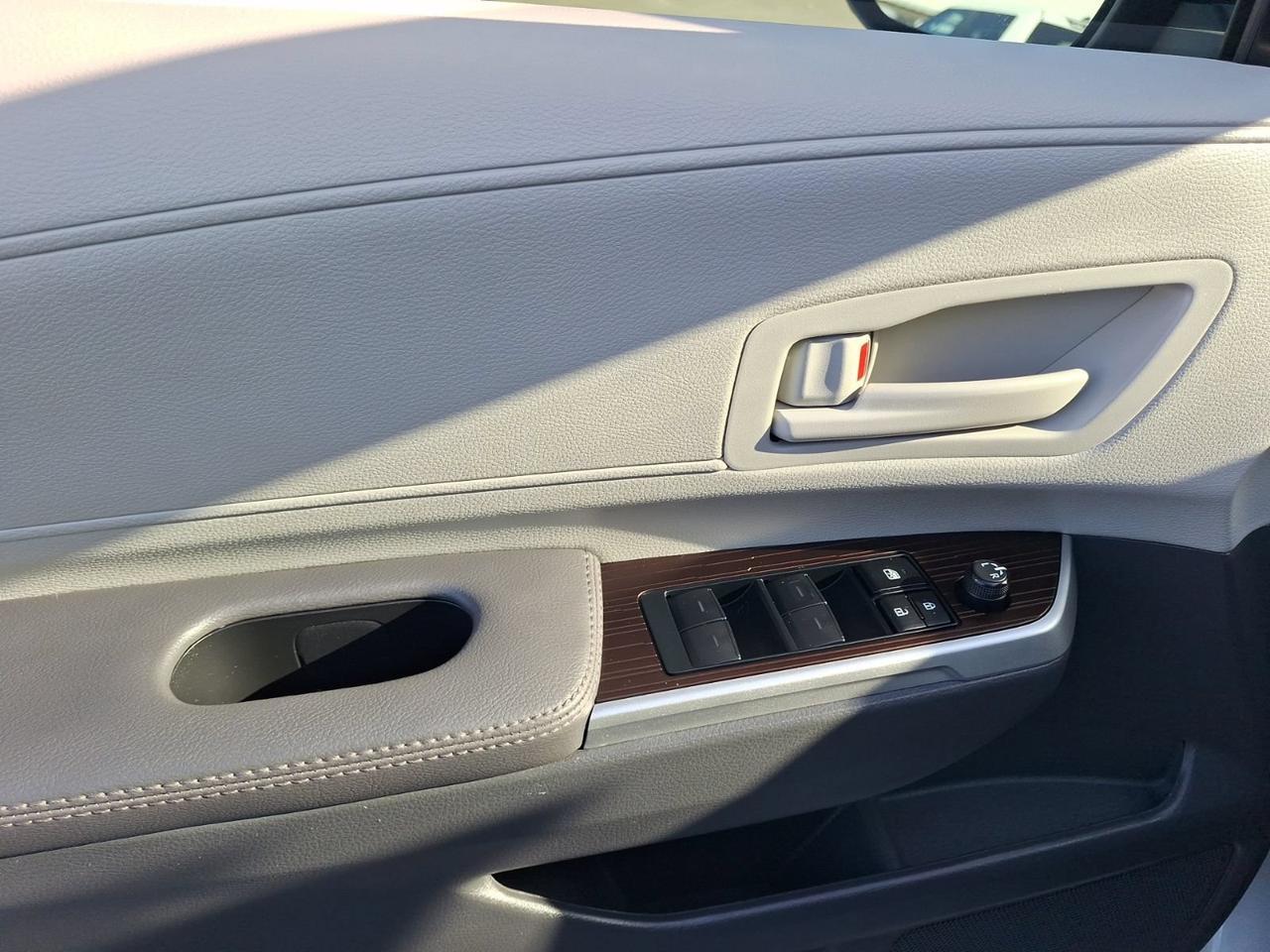 2024 Toyota Sienna LE Hurst TX
