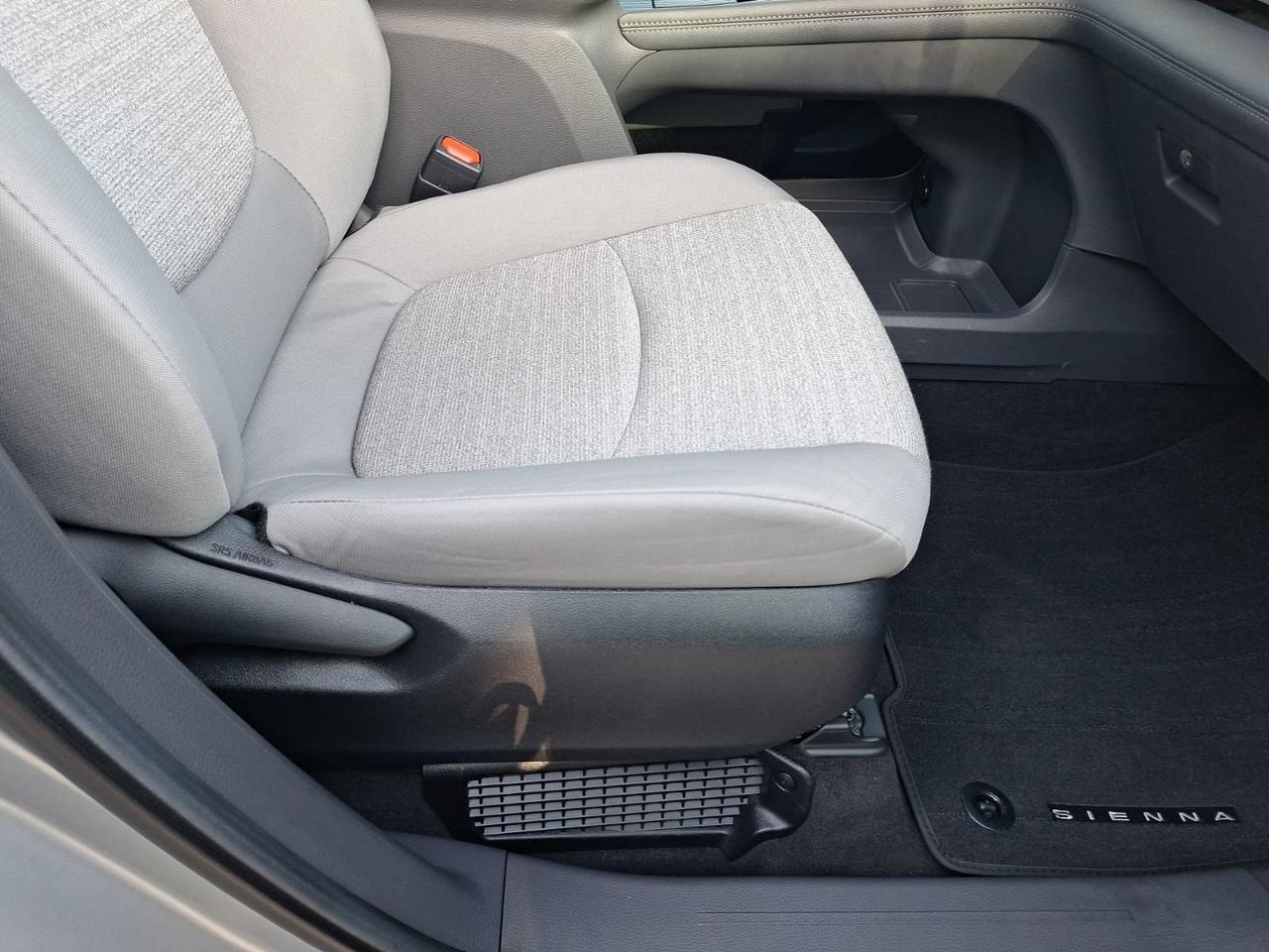 2024 Toyota Sienna LE Hurst TX