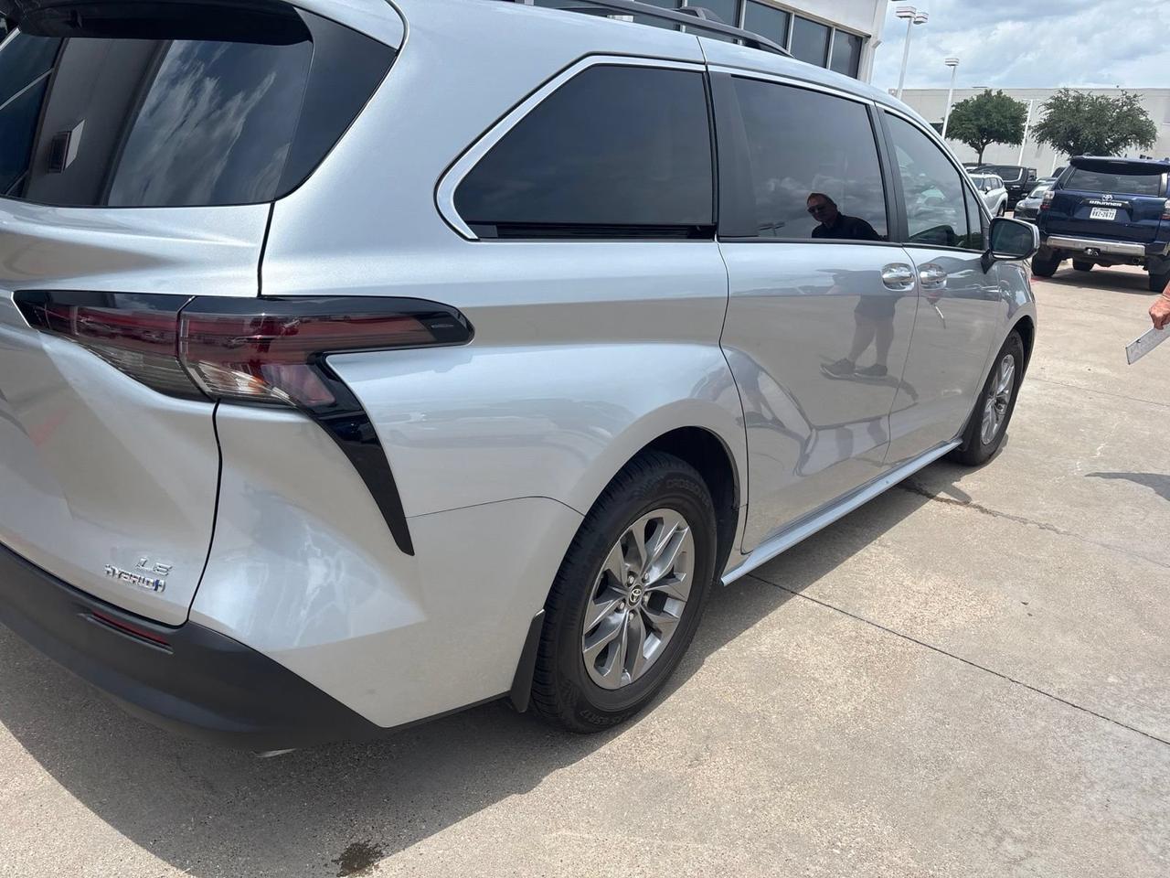 2024 Toyota Sienna LE Hurst TX