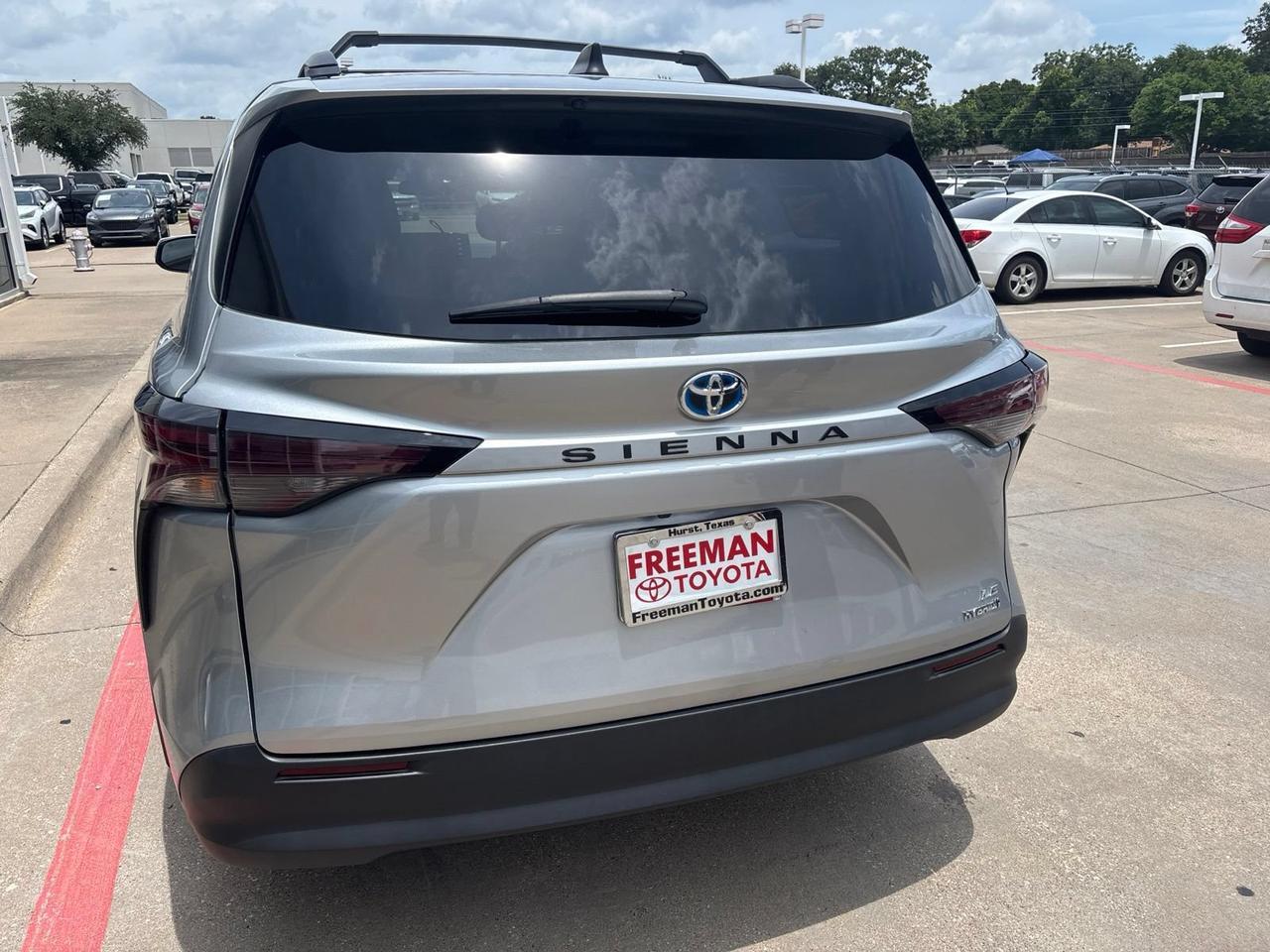 2024 Toyota Sienna LE Hurst TX