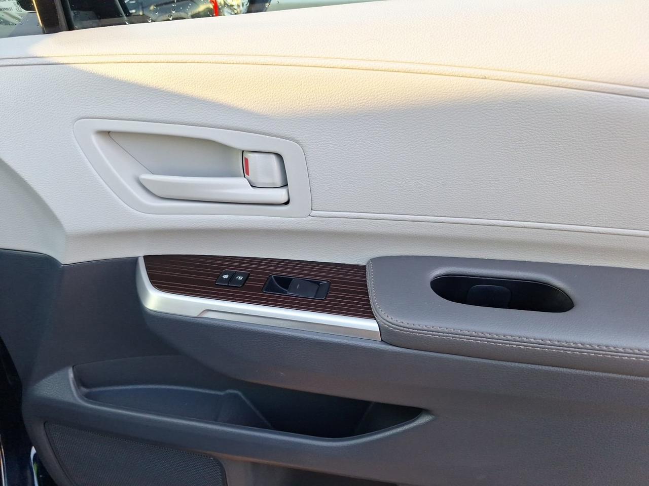 2024 Toyota Sienna LE Hurst TX