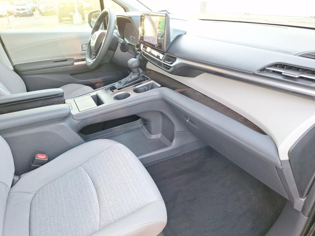 2024 Toyota Sienna LE Hurst TX