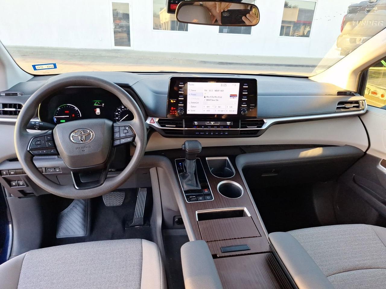 2024 Toyota Sienna LE Hurst TX