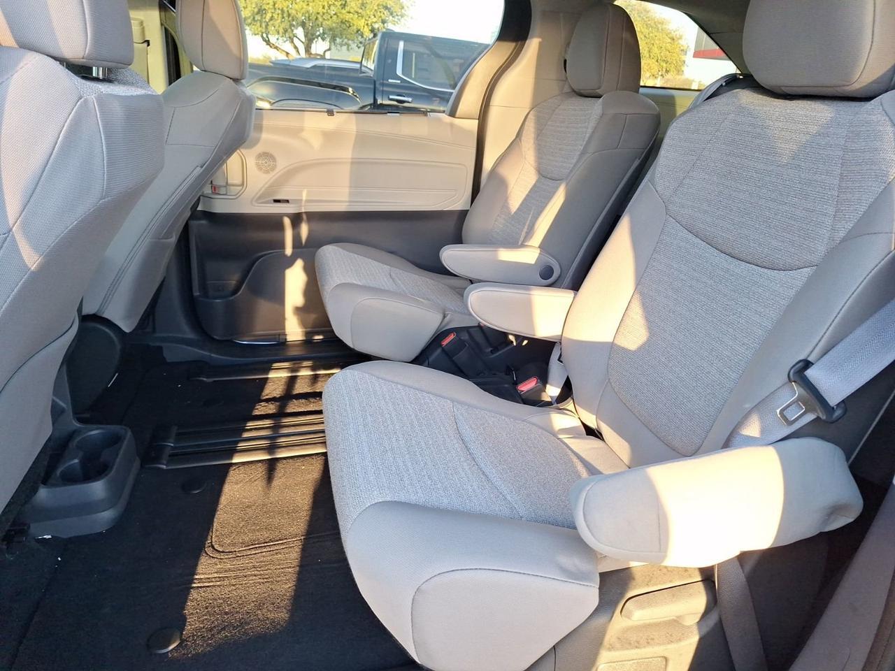 2024 Toyota Sienna LE Hurst TX