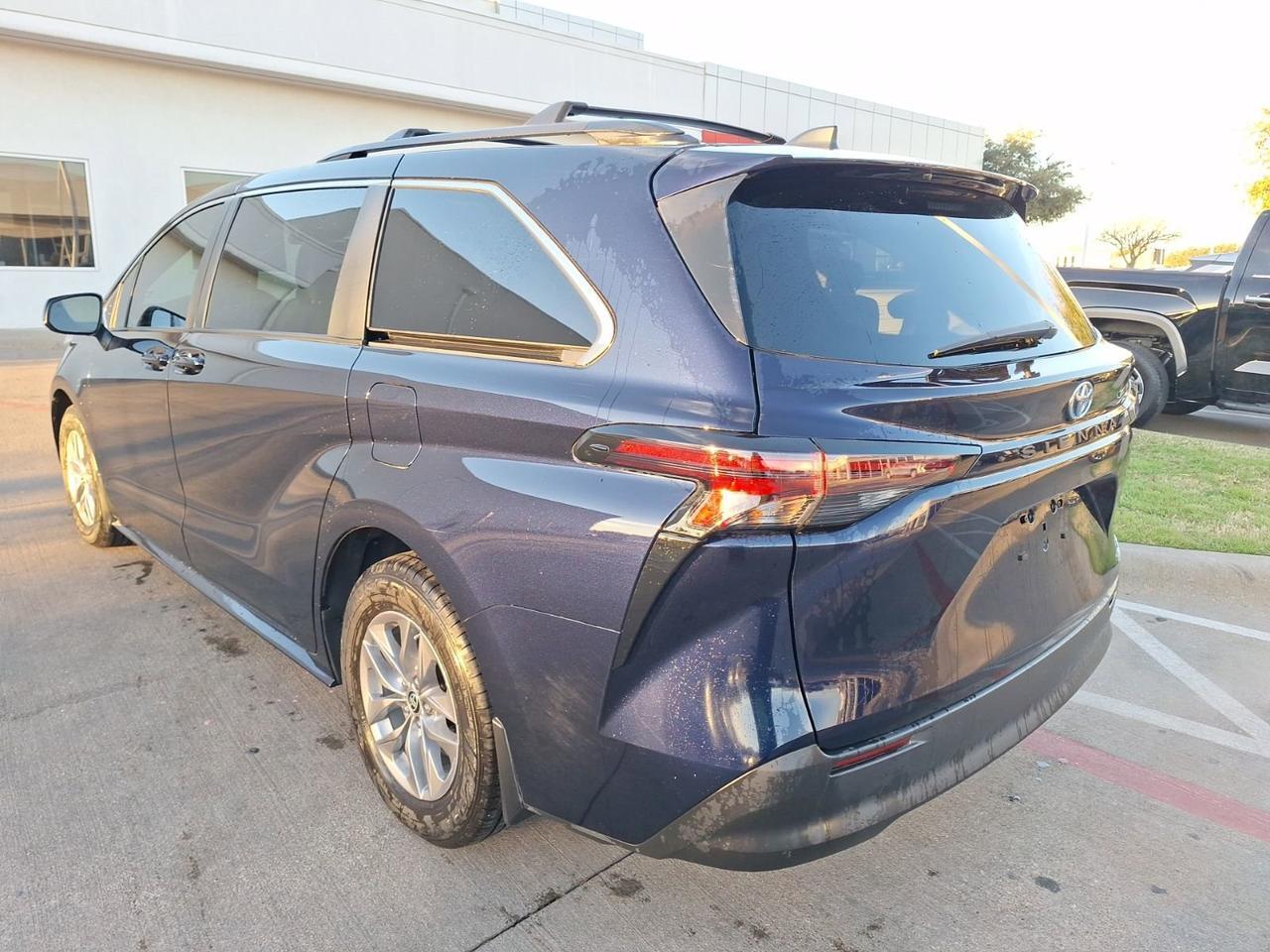 2024 Toyota Sienna LE Hurst TX