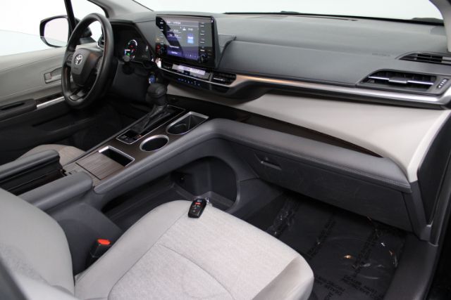 2024 Toyota Sienna LE Hybrid Chantilly VA