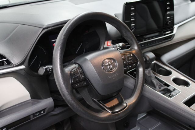 2024 Toyota Sienna LE Hybrid Chantilly VA