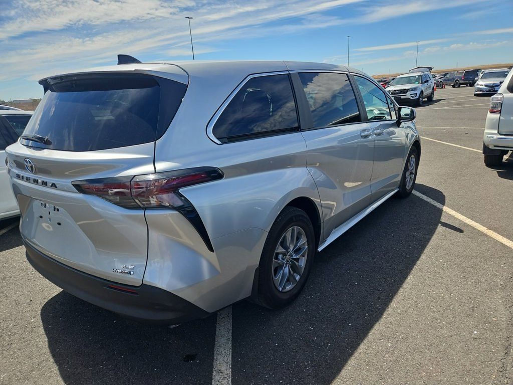 2024 Toyota Sienna LE Beaverton OR