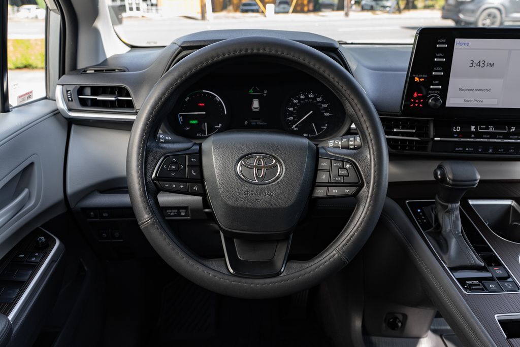 2024 Toyota Sienna LE Beaverton OR