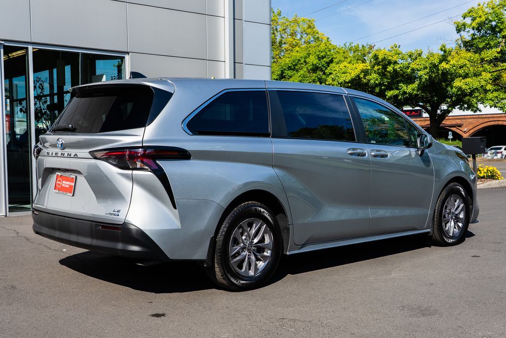 2024 Toyota Sienna LE Beaverton OR