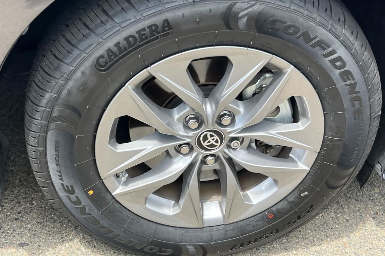 2024 Toyota Sienna LE Roseville CA