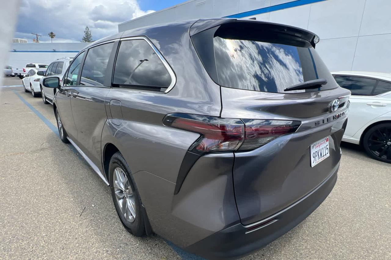 2024 Toyota Sienna LE Roseville CA
