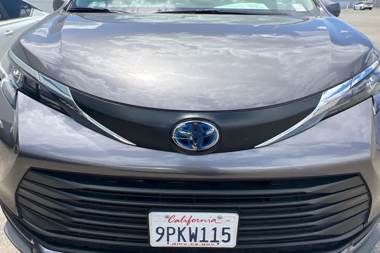 2024 Toyota Sienna LE Roseville CA